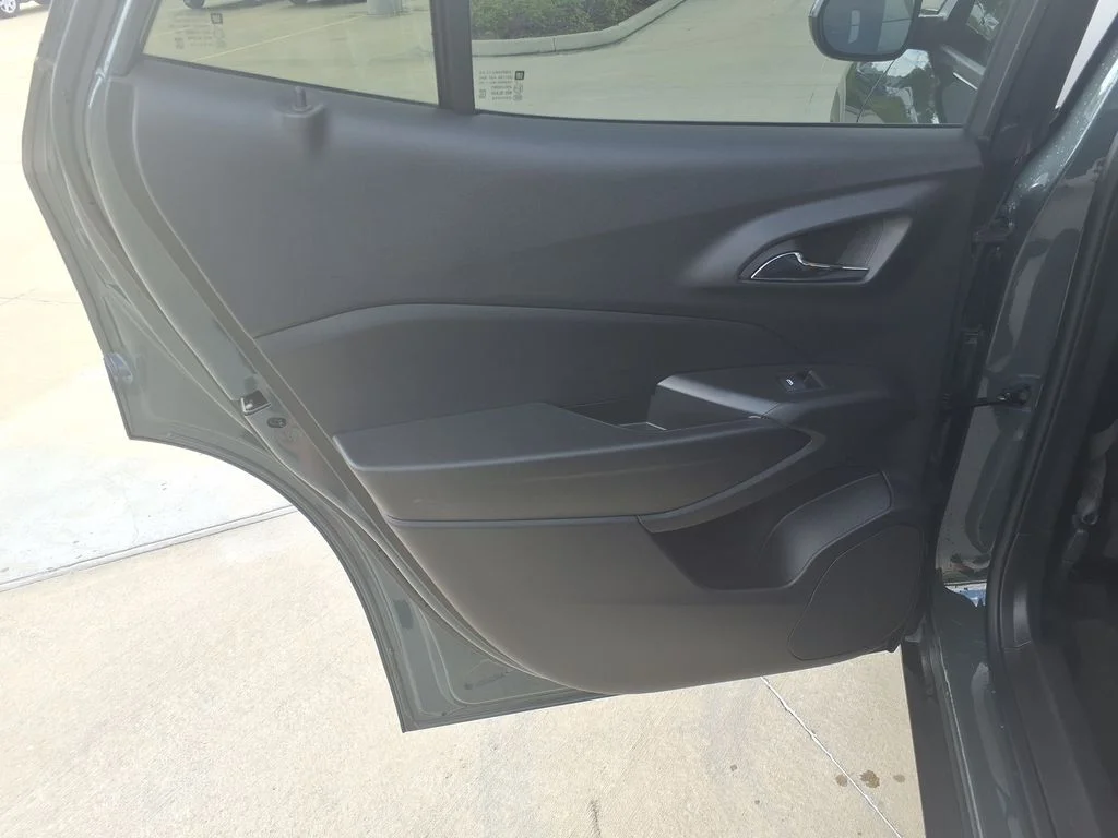 Used 2025 Gray Chevrolet LT image 17