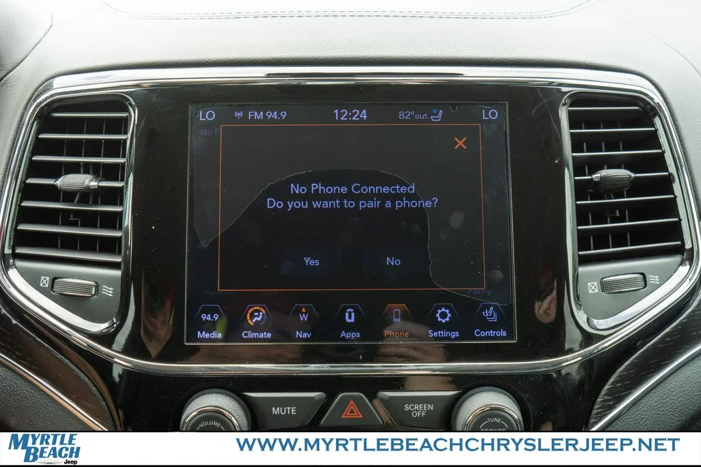 Used 2020 Diamond Black Jeep Summit image 21