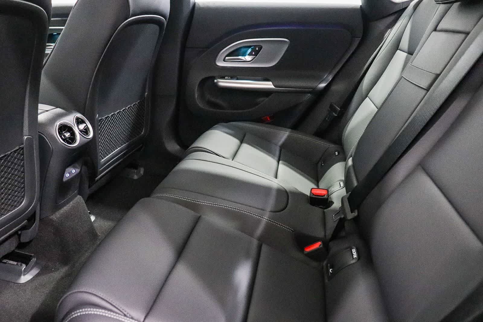 New 2027 MANUFAKTUR Alpine Grey Mercedes-Benz CLA 250+ Electric image 19