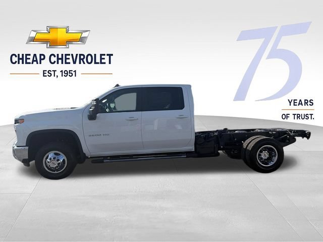 New 2026 Summit White Chevrolet LT image 2