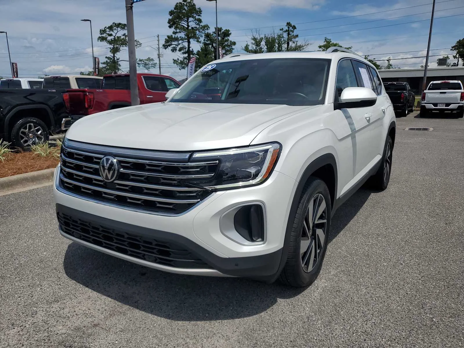 2025 Volkswagen Atlas 2.0T SEL 4MOTION's photo