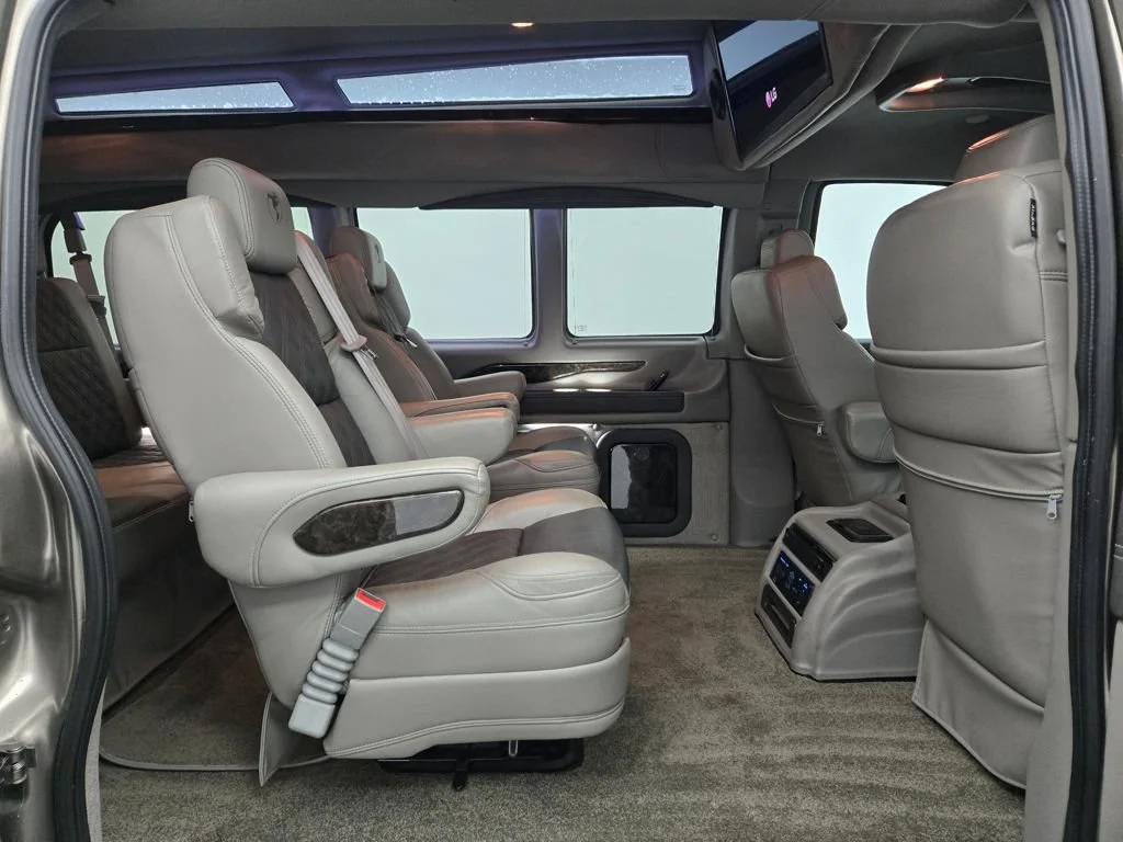 2023 GMC Savana Cargo Work Van - Photo 34