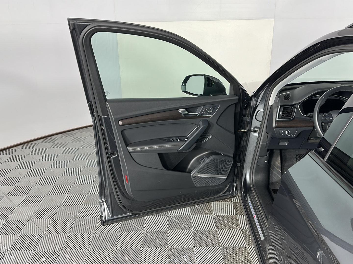 Used 2023 Daytona Gray Pearl Effect Audi S line Premium Plus image 18