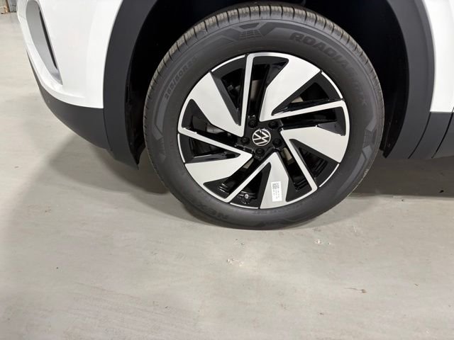 New 2026 White/off-white Volkswagen 2.0T SE w/Technology image 8