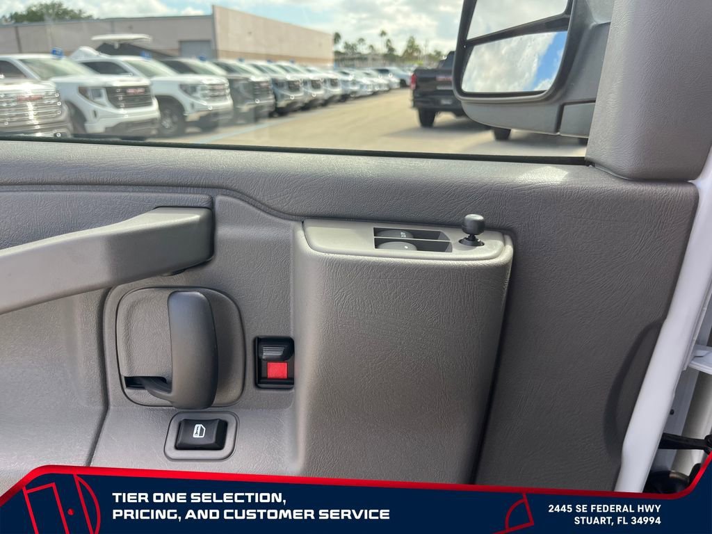 New 2026 Summit White GMC Work Van image 17