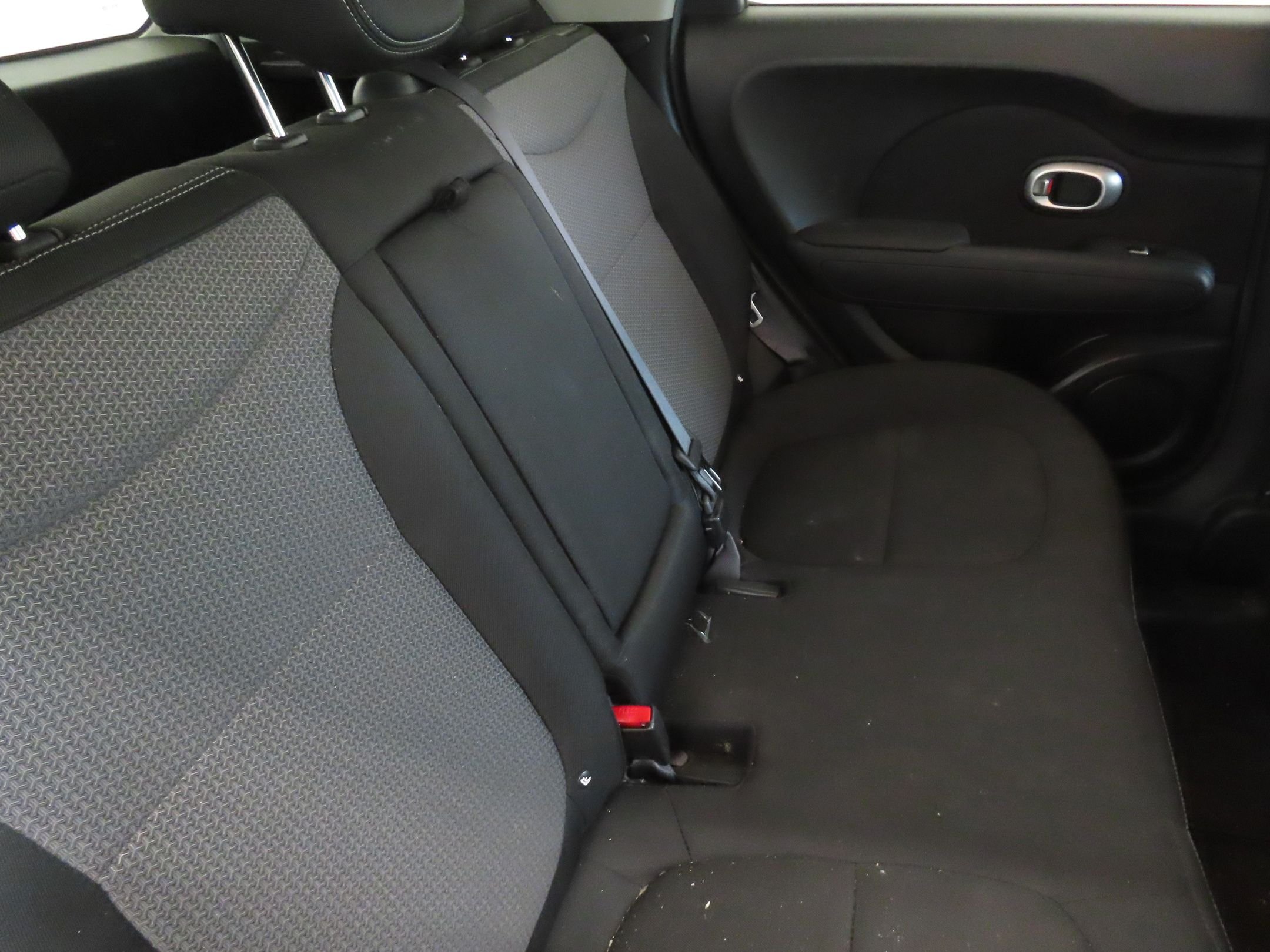 Used 2018 White Kia Plus image 22