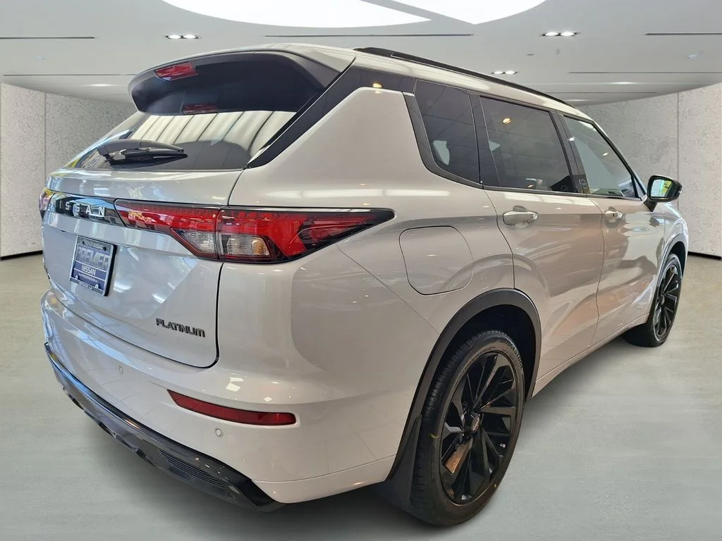 New 2026 White Nissan Platinum image 5