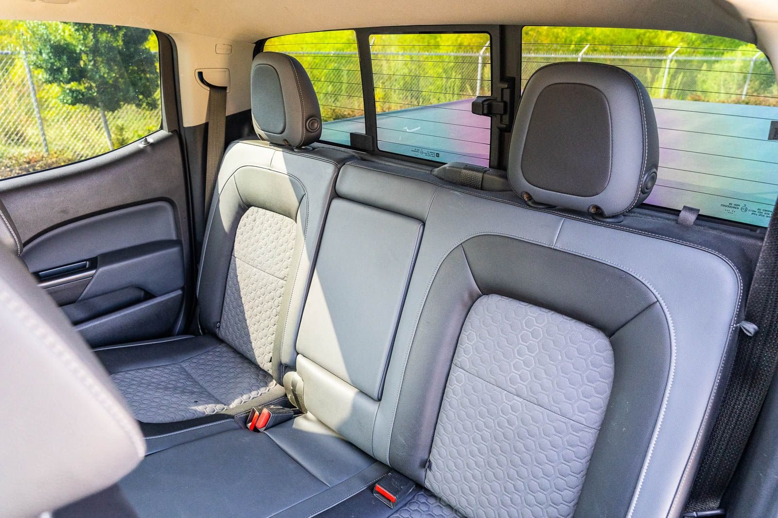 Used 2018 Blue Chevrolet Z71 image 18