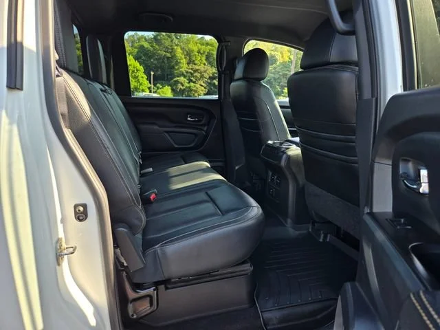 Used 2018 White Nissan SL image 21
