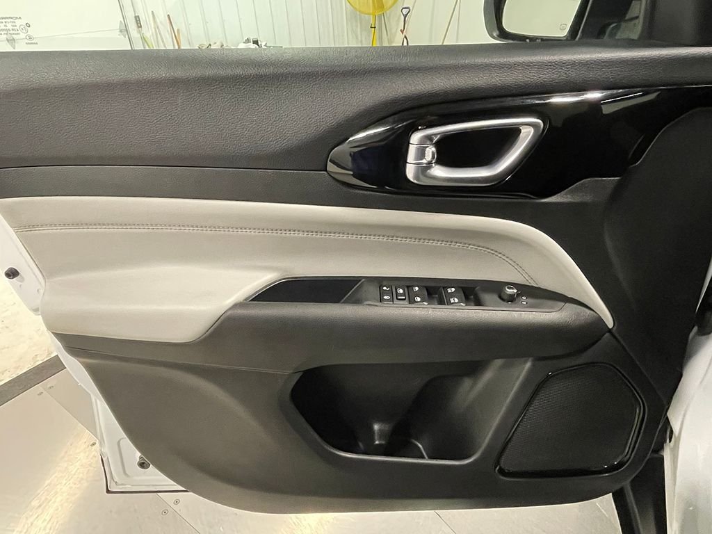 Used 2023 White Jeep Limited image 20