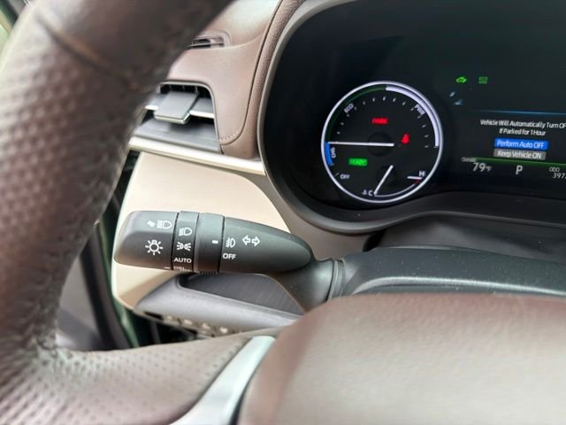 Used 2024 Green Toyota Platinum image 32