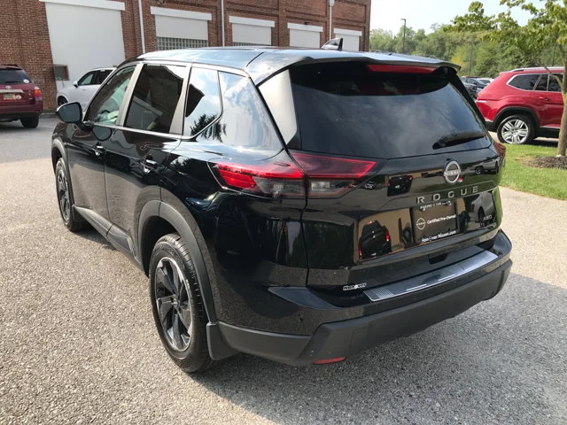 Certified Used 2025 Super Black Nissan SV image 4