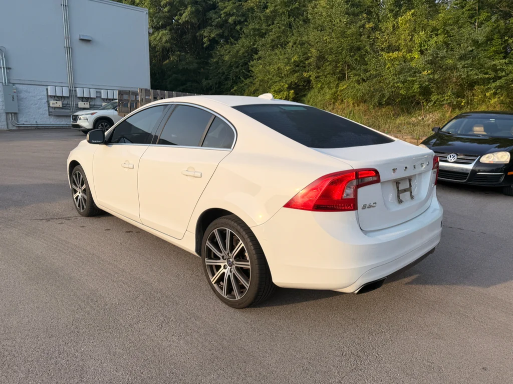 Used 2014 Ice White Volvo T5 image 5