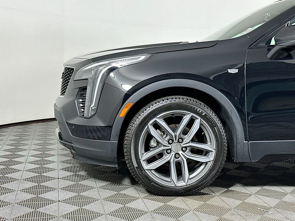 Used 2019 Stellar Black Metallic Cadillac Sport image 9