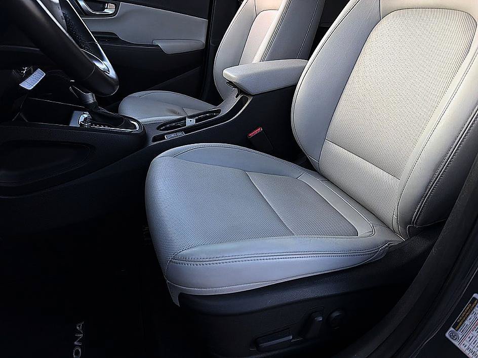 Used 2023 Ecotronic Gray Hyundai Limited image 11