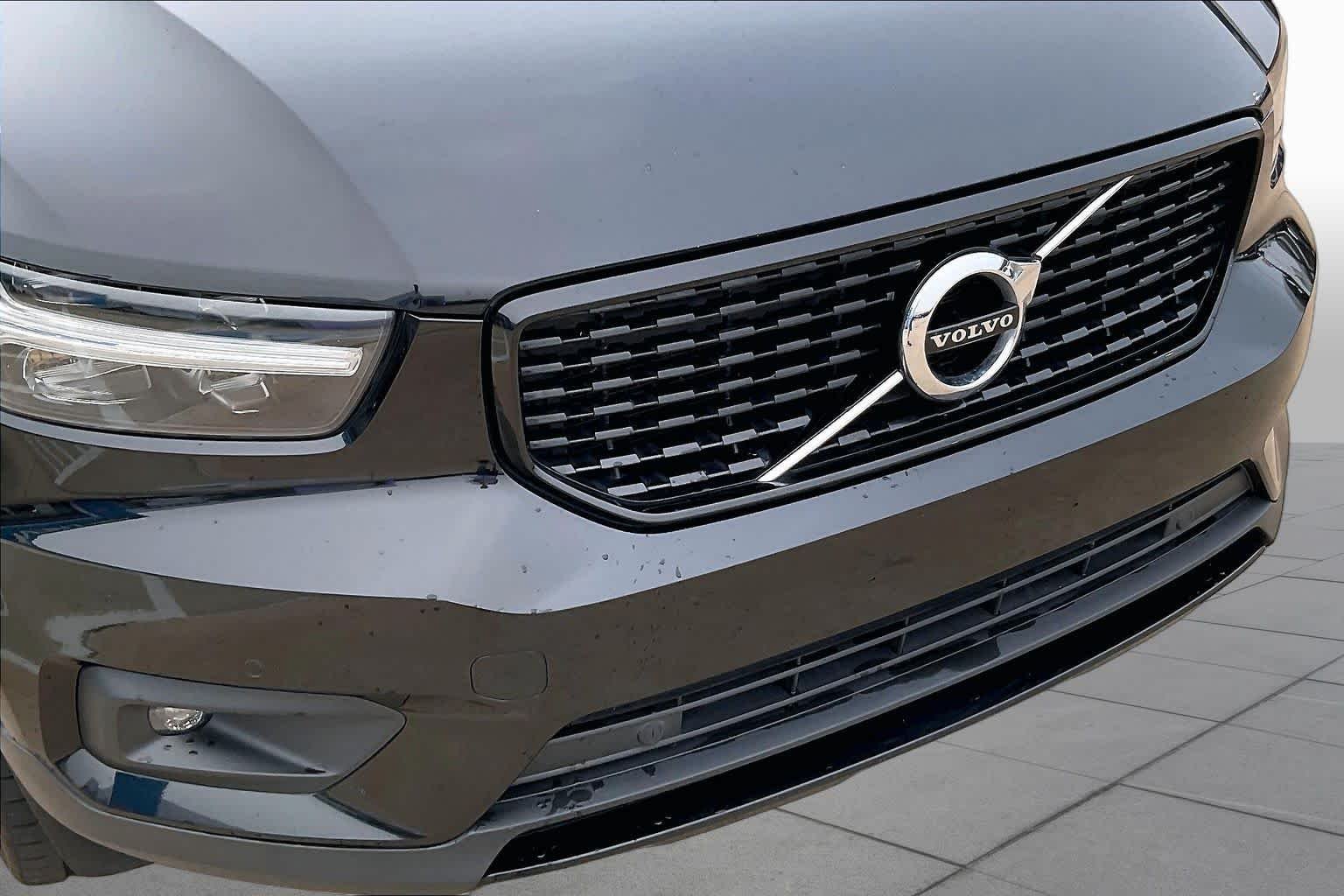 Used 2021 Black Stone Volvo R-Design image 30