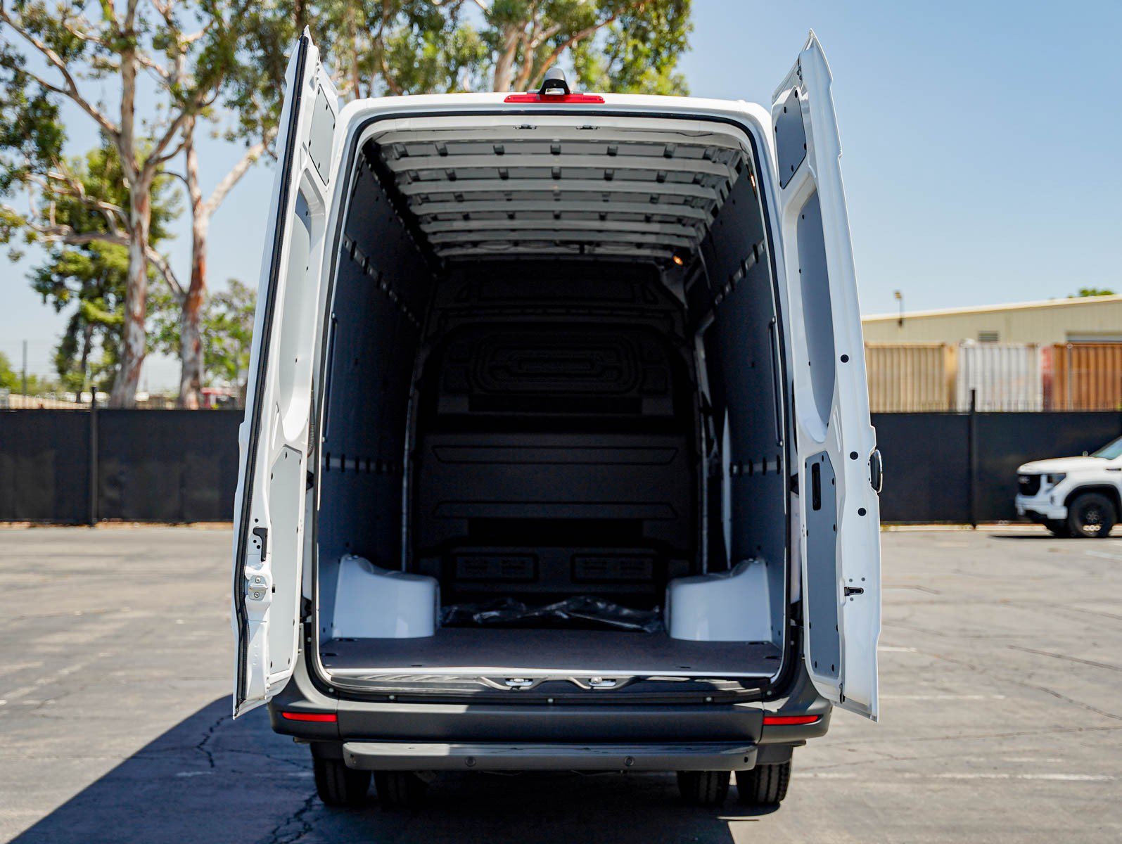 New 2026 Arctic White Mercedes-Benz 4500 High Roof I4 Diesel HO 170 Extended RWD image 7