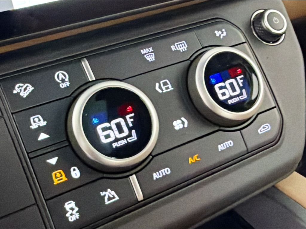 New 2026 Fuji White Land Rover X-Dynamic SE image 16