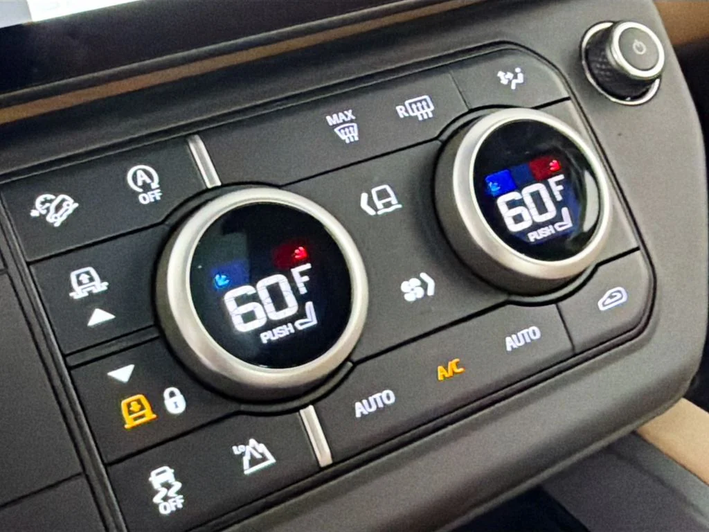 New 2026 Fuji White Land Rover X-Dynamic SE image 16