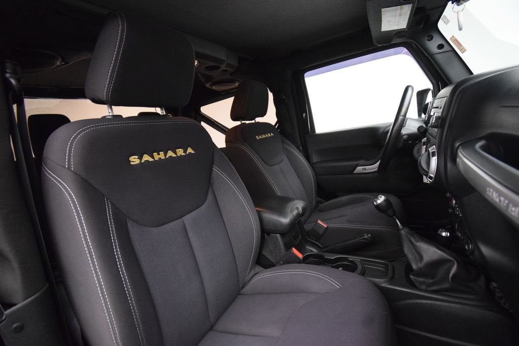 Used 2013 Black Jeep Sahara image 12