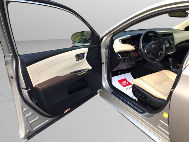 Used 2015  Toyota Limited image 13