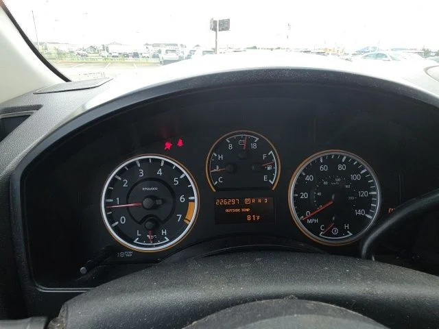 Used 2009 Silver Nissan SE image 15
