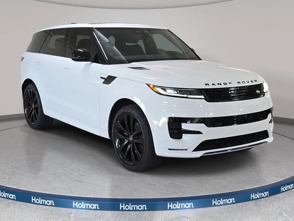 Used 2024 White Land Rover Dynamic SE image 4