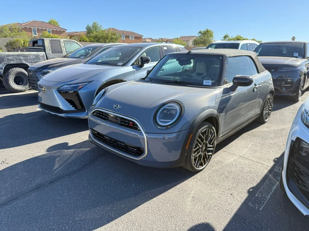 2026 MINI Convertible Cooper S Signature's photo