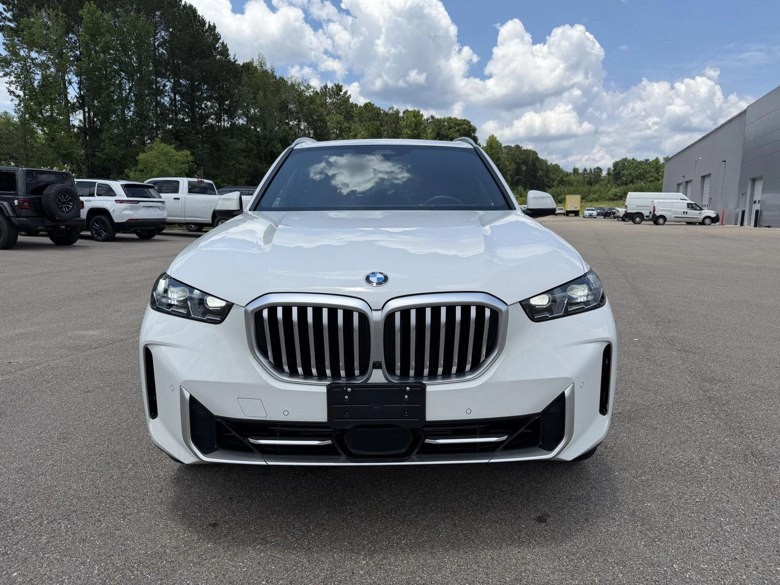 Used 2026 WHITE BMW sDrive40i image 2