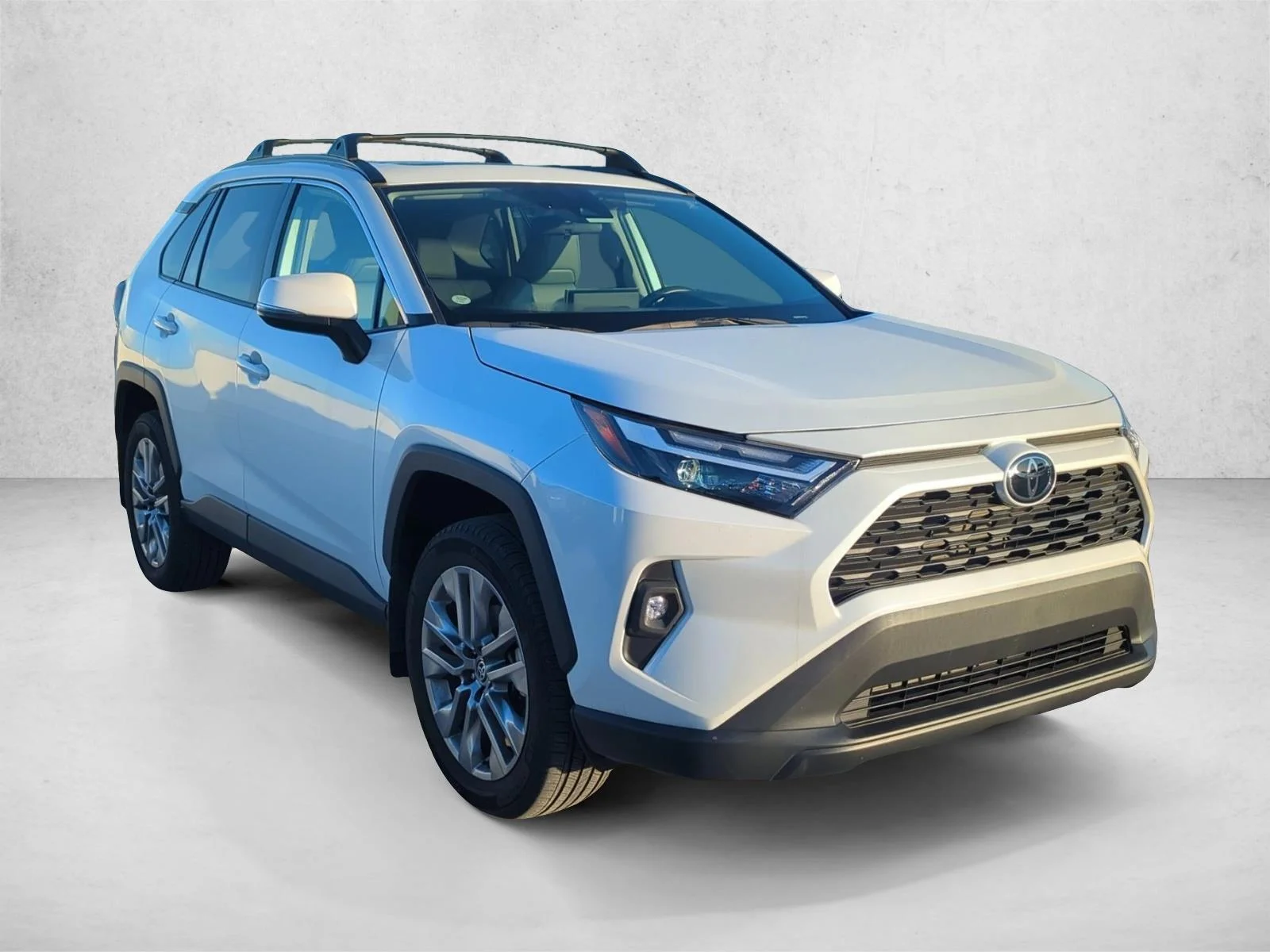 Used 2024 Wind Chill Pearl Toyota XLE Premium image 3