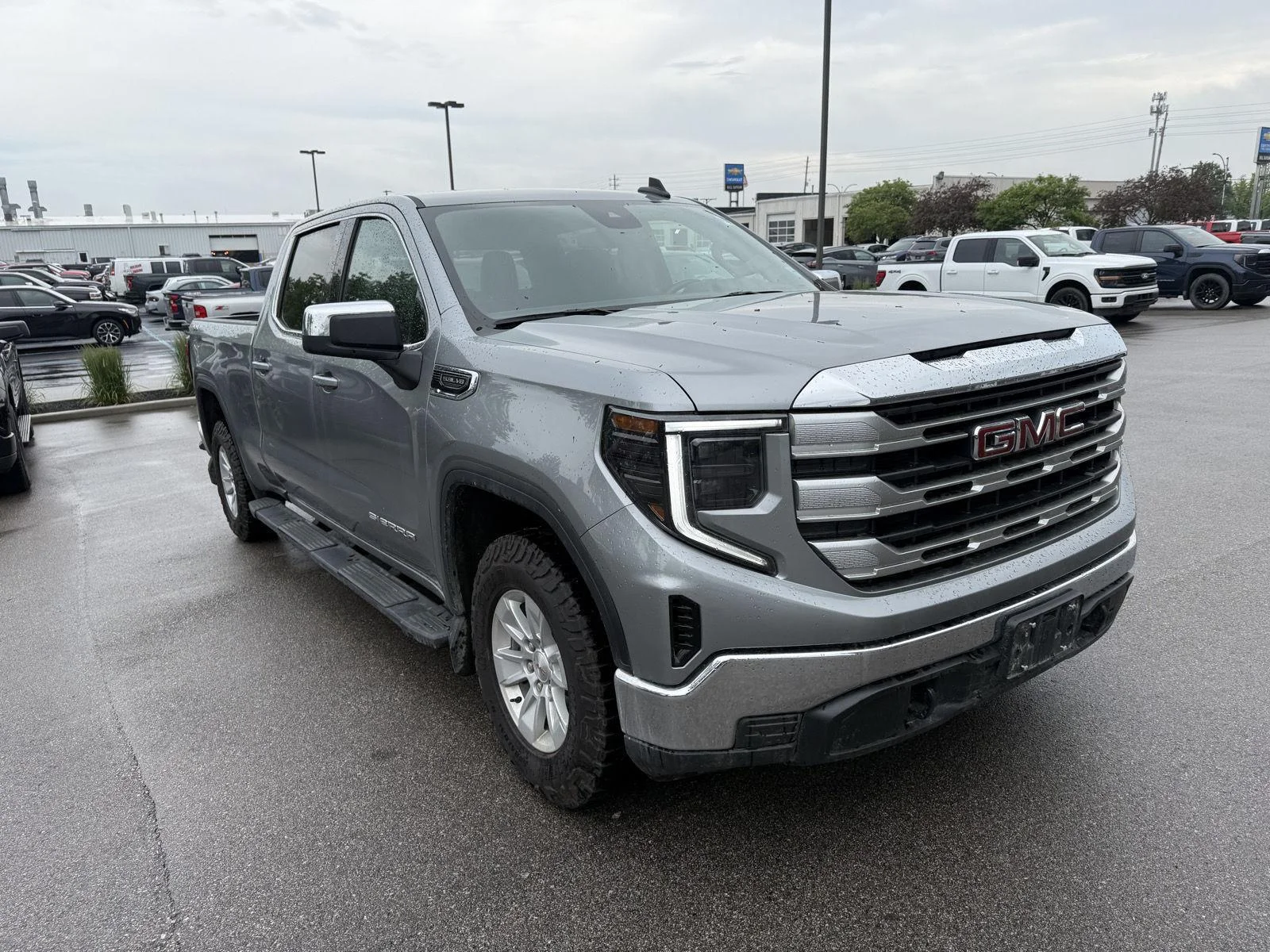 2024 GMC Sierra SLE 4WD Crew Cab Short Box's photo