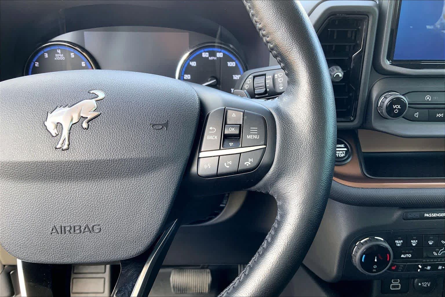 Used 2023 Cactus Gray Ford Badlands image 22