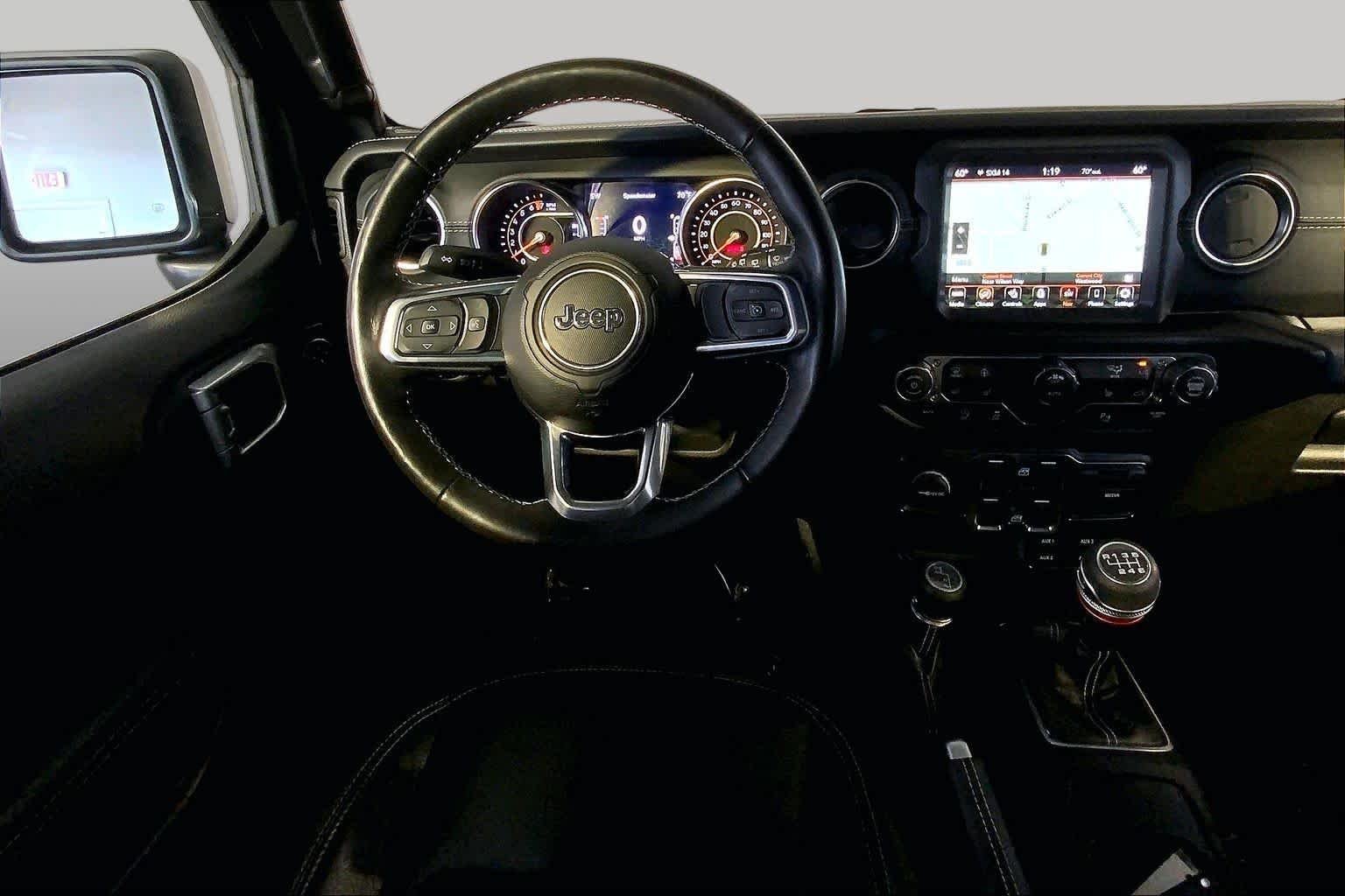 Used 2022 Granite Crystal Metallic Clearcoat Jeep Unlimited Sahara image 6
