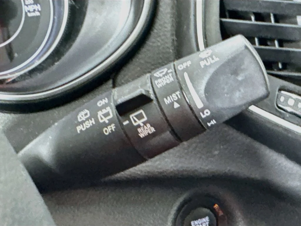 Used 2020 White Jeep Latitude Plus image 13