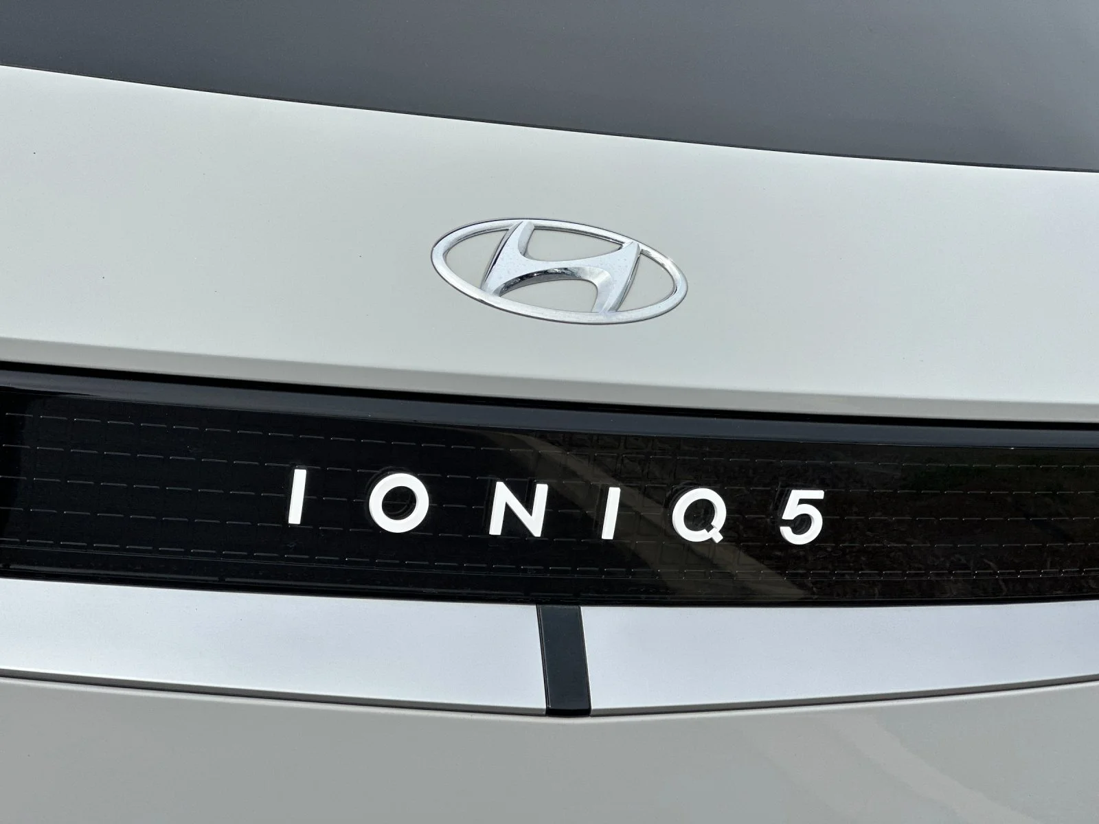 Used 2024 Gray Hyundai SEL image 31