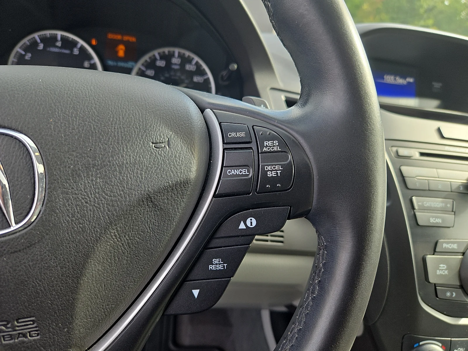 Used 2018 Lunar Silver Metallic - SI Acura  image 22