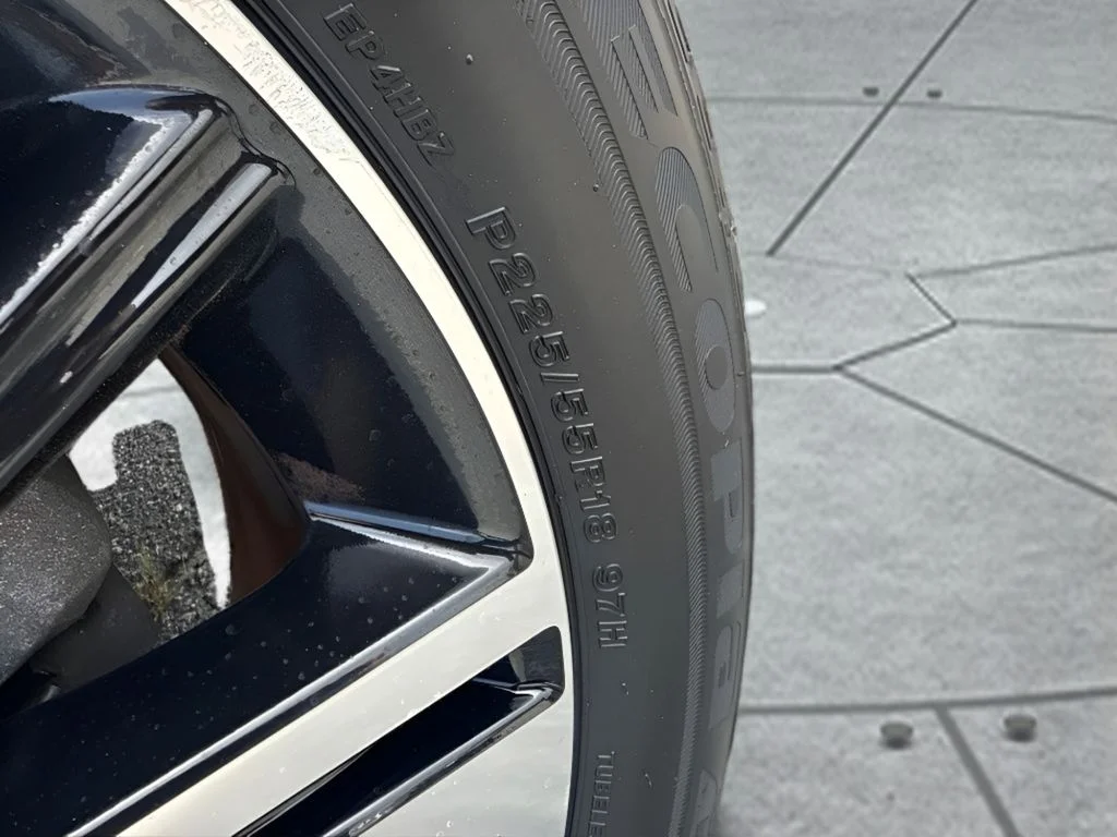 Used 2024 Gray Mitsubishi SEL image 23