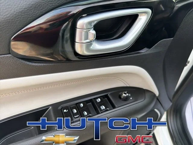 Used 2025 White Jeep Limited 4x4 image 21