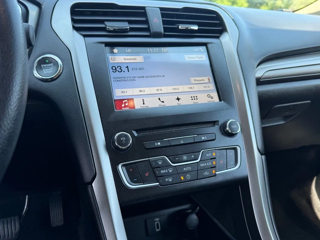 Used 2017 Silver Ford SE image 18