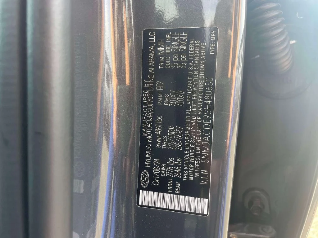 Certified Used 2025 Gray Hyundai SE image 18