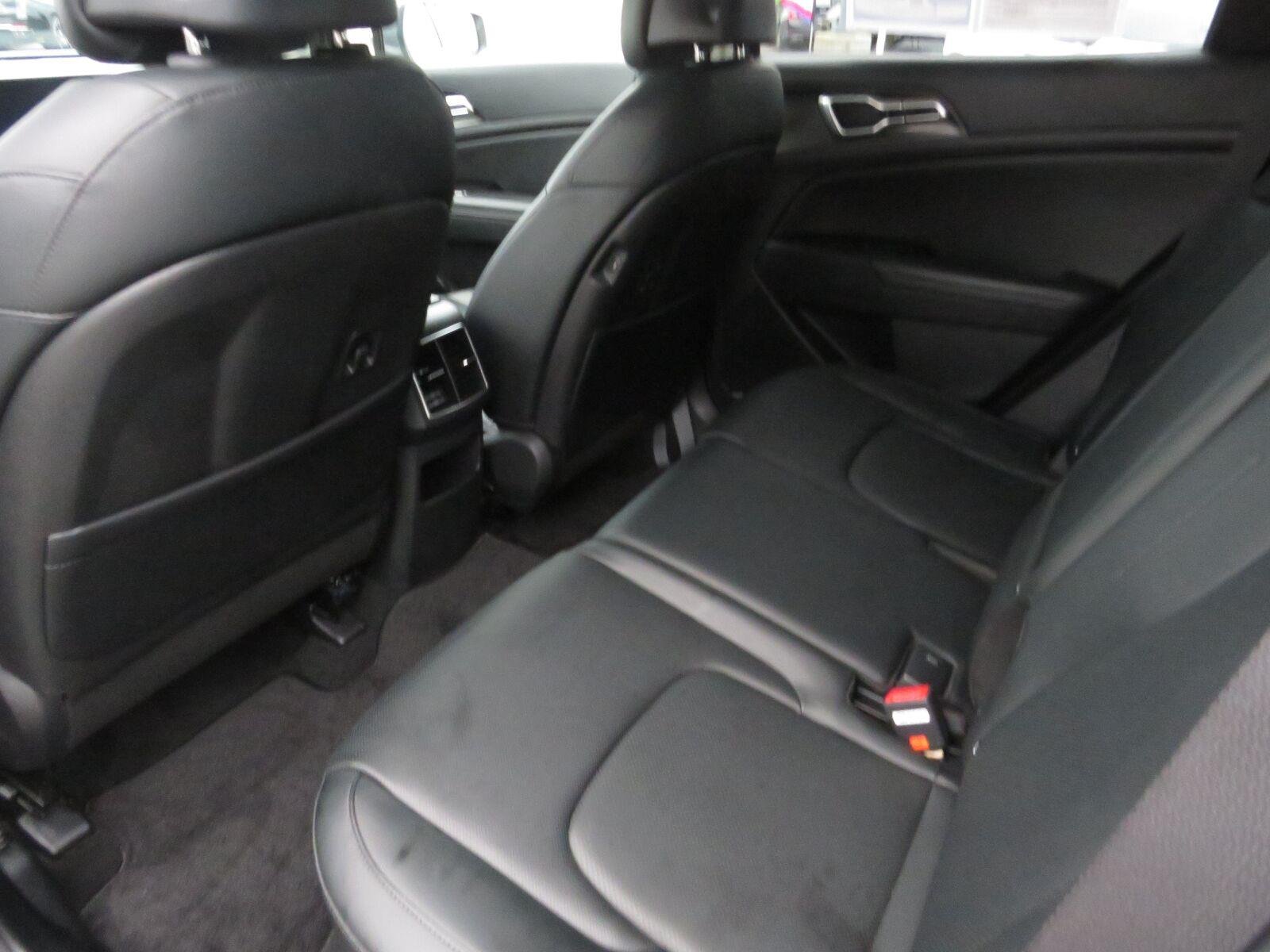 Used 2024 Gravity Gray Kia EX image 27