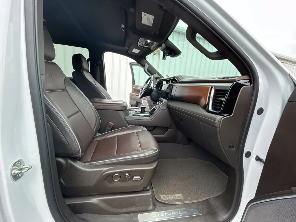 Used 2025 White GMC Denali image 16