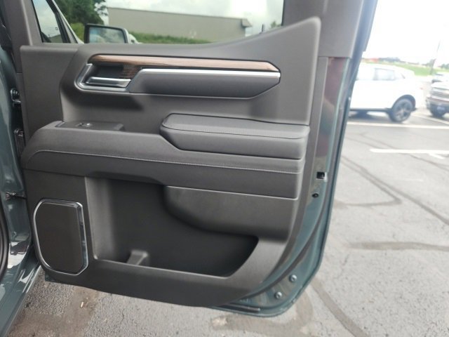 2025 Chevrolet Silverado 1500 LT - Photo 12
