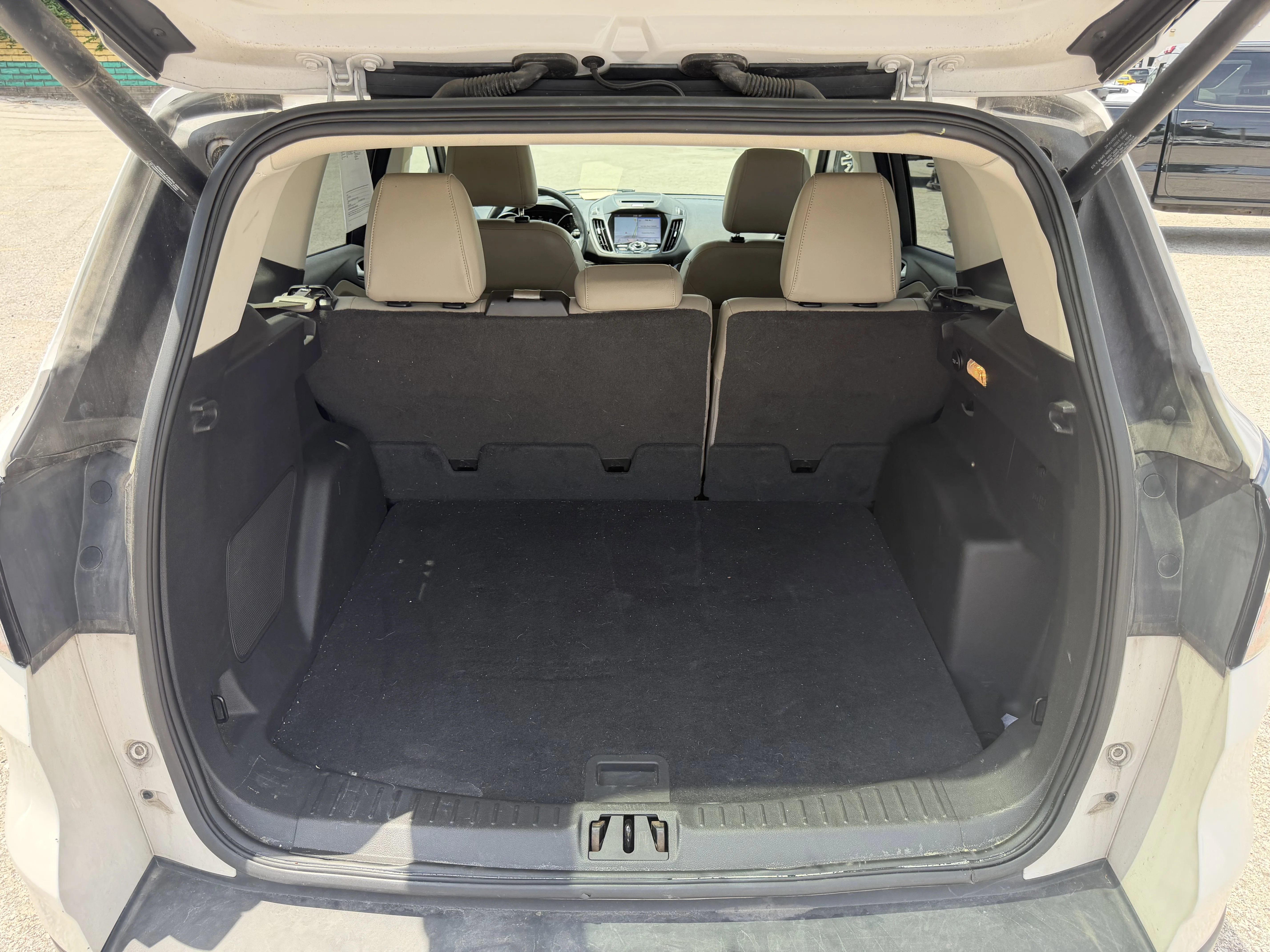 Used 2017  Ford Titanium image 9