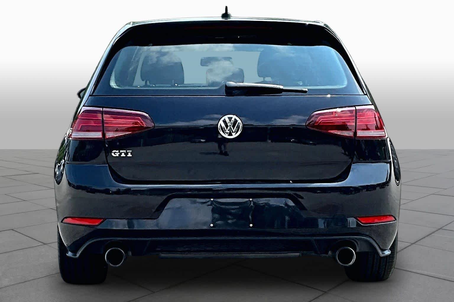 Pre-Owned 2018 Volkswagen Golf GTI S