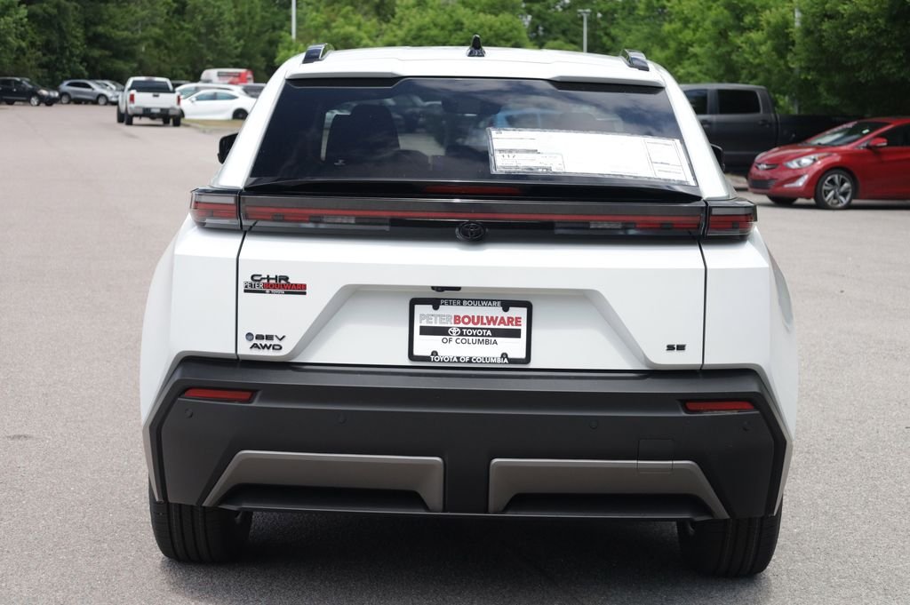 New 2026 Wind Chill Pearl <sup>1</sup> Toyota  SE image 4