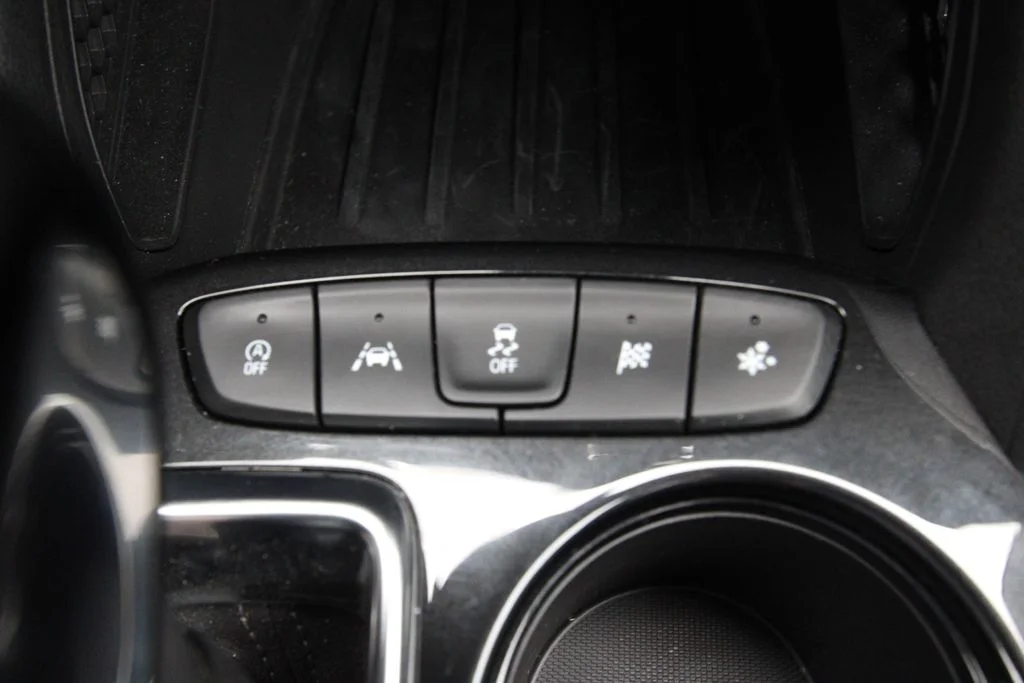 Used 2025 Beige Chevrolet ACTIV image 26