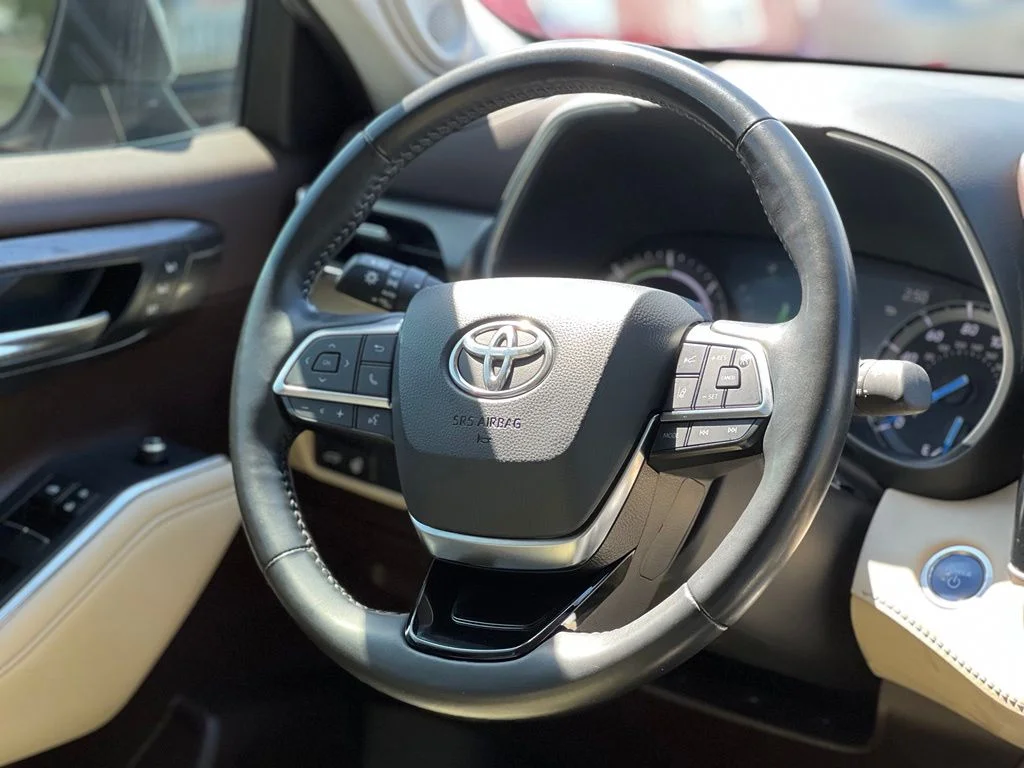 Used 2021 Silver Toyota Limited image 19