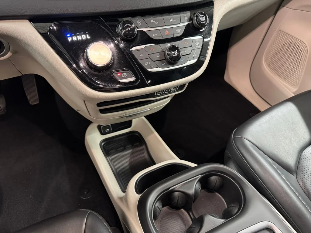 Used 2023 White Chrysler Touring L image 23