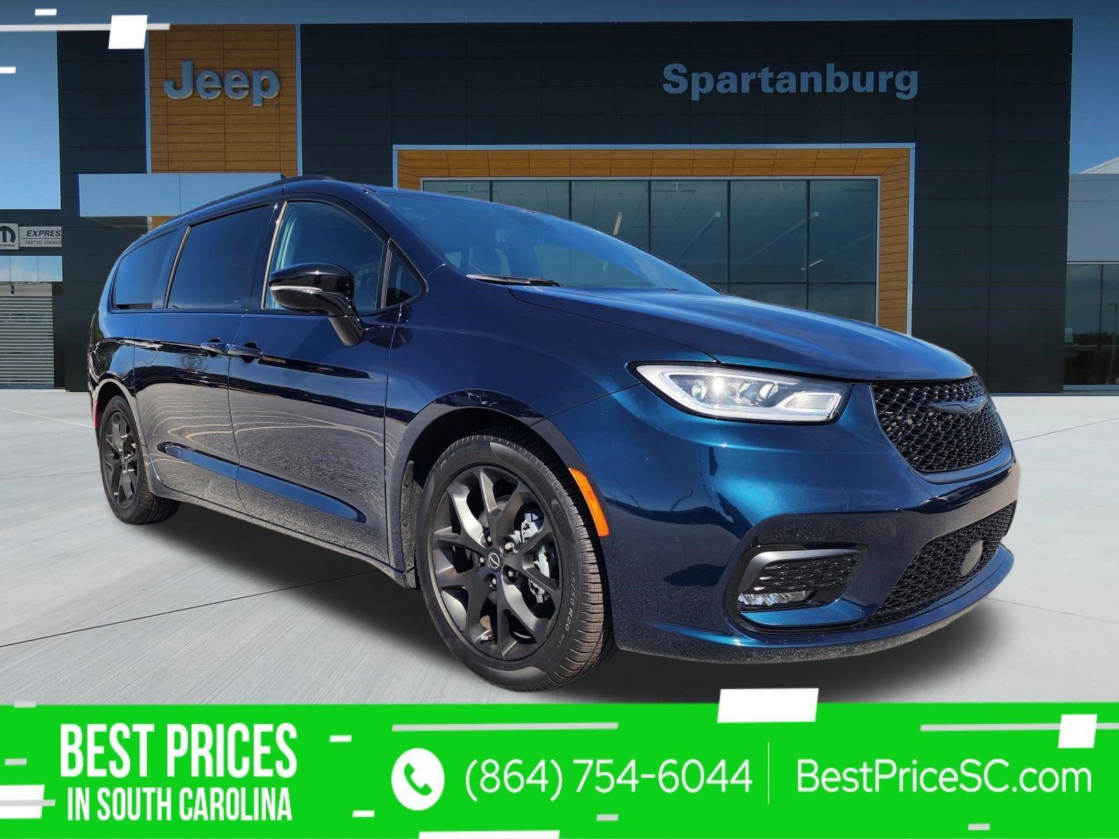 2025 Chrysler Pacifica Limited's photo